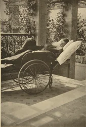 Rosyjski pisarz Lew Tołstoj odzyskuje siły w Gasprze, Krym, Rosja, 1902.