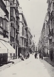 Kadyks: Calle Ancha (zdjęcie czarno-białe)