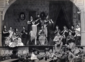Sewilla, Hiszpania, taniec i scena muzyki flamenco w kawiarni. Fotografia, koniec XIX wieku,