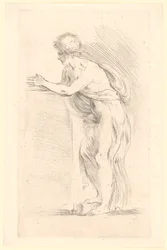 Studium stojącego młodego mężczyzny z zaciśniętymi dłońmi, zwróconego w lewo