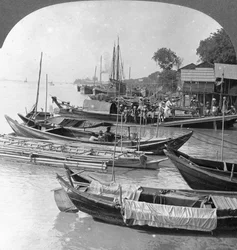 Patrząc w górę rzeki Irrawaddy, Rangun, Birma, 1908