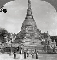 Pagoda Aindow Yak, Mandalay, Birma, 1908.