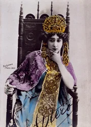 Portret Caroline (La Belle) Otero (1868-1965), pocztówka z autografem