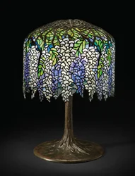 Lampa stołowa z glicyniami, ok. 1910