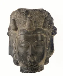 Głowa bodhisattwy, 581-618 (ciemnoszary wapień)