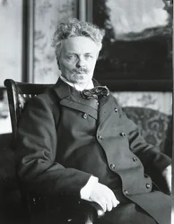 August Strindberg w swoim domu w Sztokholmie (zdjęcie czarno-białe)