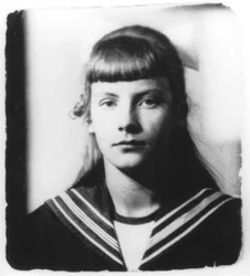 Greta Garbo jako nastolatka (zdjęcie czarno-białe)