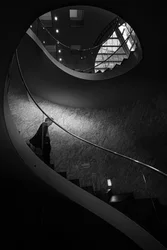 Efektowne schody spiralne