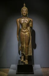 Spacerujący Budda. Tajlandia. Tajska sztuka Sukhothai, XV-XVI w.
