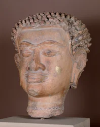 Głowa Buddy, Królestwo Haripunjaya (terakota)