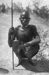 Chłopiec z rogami, Abercorn do Tukuyu, Tanganika, 1925 1927