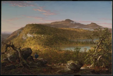 Widok na dwa jeziora i dom górski, góry Catskill, poranek