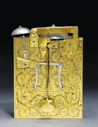 James II zamontowany efektowny zegar wspornikowy z powtarzaniem ćwiartkowym, nr. 166, c.1690-95 (metal złocony) (patrz także 867502-3)