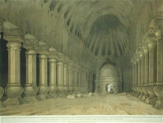 Wnętrze wykopanej świątyni hinduskiej na wyspie Salsette, tablica 63 z „Oriental Scenery: Twenty Four Views in Hindoostan”, wydanej 1800 (kolor lito)