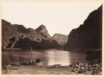 Black Canyon, rzeka Kolorado, z obozu 8, widok w górę rzeki