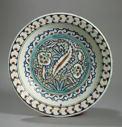 Talerz z pasty kamiennej, Iznik, Turcja (ceramika)