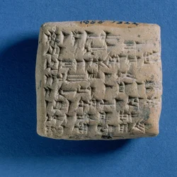 Tabliczka z wygrawerowanym listem od Tirirsamy do króla Niqmepy, z Atszany, XIV w. p.n.e. (wypalana glina)