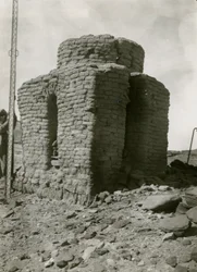Grobowiec w północnej nekropolii, Qasr Ibrim, Egipt, zdjęcie Ugo Monneret de Villard