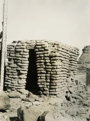 Grobowiec w północnej nekropolii, Qasr Ibrim, Egipt, zdjęcie Ugo Monneret de Villard
