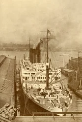 Słynny francuski liniowiec, Paryż 34 569 ton, c1930.