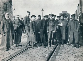 Partia Neuve Chapelle ranna na francuskim dworcu kolejowym, 1915