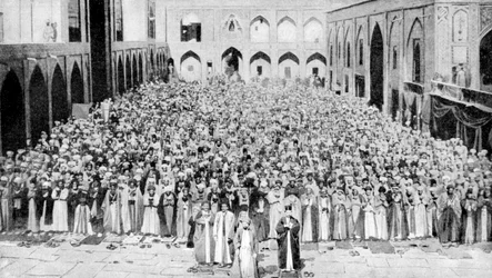 Zbór staje twarzą w twarz ze świętą Kaaba w meczecie Mekka, Arabia Saudyjska, 1922 r.
