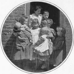 Szczęśliwa mała grupa, Londyn, ok. 1901 1901