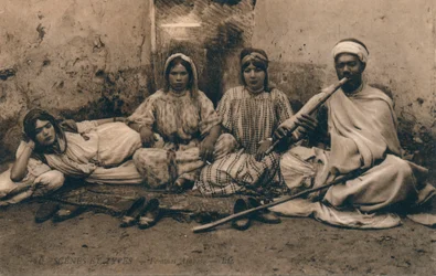 Fotografia przedstawiająca tradycyjne ludy arabskie, ok. 1909