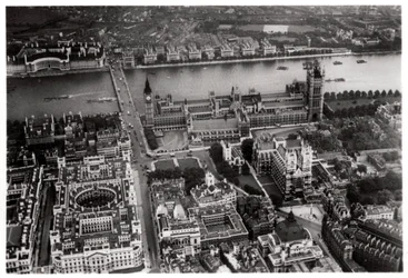 Widok z lotu ptaka na Westminster w Londynie z Zeppelina, 1931 1933