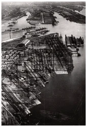 Widok z lotu ptaka stoczni Bremer Vulkan, Brema, Niemcy, z Zeppelina, c1931 1933