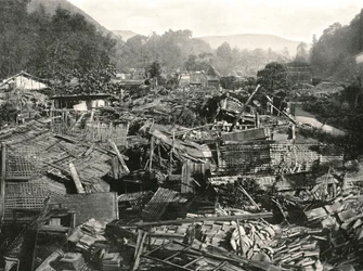 Po trzęsieniu ziemi, Gifu, Japonia, 1895.
