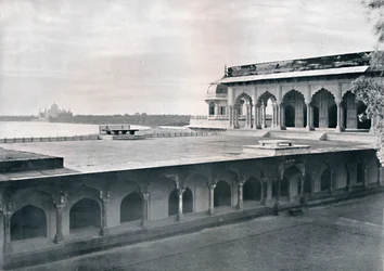 Agra. Dewan-i-Khas pokazujący Taj, c1910.