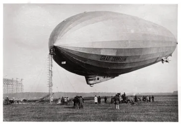 Sterowiec LZ127 Graf Zeppelin zacumowany w Löwentalu w Niemczech, 1933