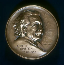 Albert Einstein 1879-1955, fizyk matematyczny, c1979
