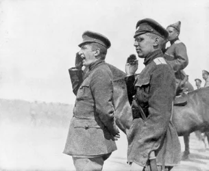 Aleksander Kiereński podczas przeglądu wojsk rosyjskich, I wojna światowa, 1917