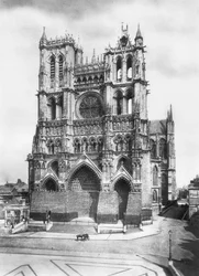 Katedra w Amiens, Pikardia, Francja, 1918 r.