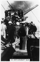 Działo przeciwlotnicze na pokładzie HMS Nelson, 1937