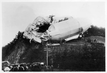 Army Zeppelin Z2 LZ5 na mieliźnie w pobliżu Weilburga podczas burzy, Niemcy, 1910 1933