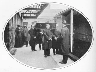 Na stacji Necropolis Companys, Westminster Bridge Road, Londyn, c1900 1903