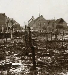 Drut kolczasty, Nieuwkapelle, Flandria, Belgia, c1914-c1918