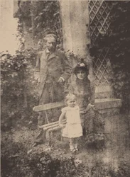 Berthe Morisot, jej mąż Eugène Manet i ich córka Julie, ok. 1881 r.