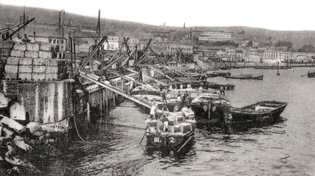 Łodzie na rzece Malecon, Valparaiso, Chile, ok. 1900