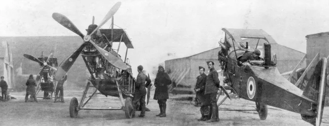 Remontowany samolot brytyjskiego Royal Flying Corps, c1916