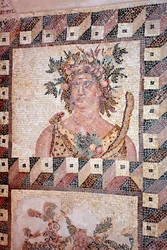 Popiersie wiosny - Szczegół panelu czterech pór roku - Mozaiki Pafos, Dom Dionizosa - Koniec II wieku naszej ery - Cypr - Personifikacja du Printemps - Szczegół mozaiki czterech pór roku - Mozaiki z Pafos, Dom Dionizosa - Koniec II wiek później