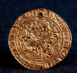 Moneta Korabelnik cara Iwana III Awers: krzyż kwiatowy, 1471-1490