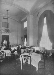 Narożnik głównej jadalni ukazujący drobne detale kolonialne, Roosevelt Hotel, Nowy Jork, 1924