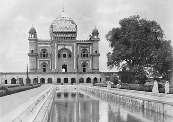 Delhi. Grób Safdar Junga, ok. 1910.