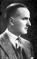 Denis George Mackail 1892-1971, angielski powieściopisarz i autor opowiadań, początek XX wieku