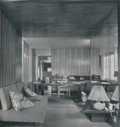 Biurko w sypialni-salonie, 1942.