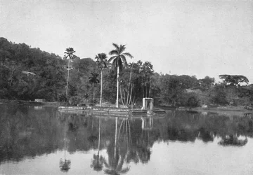 Wyspa na jeziorze Kandy, 1926